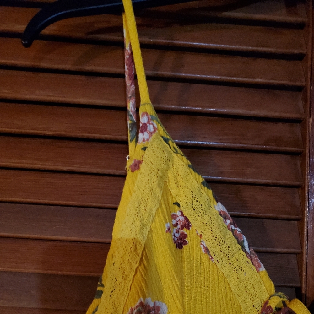 Yellow Top - Picture 4 of 8